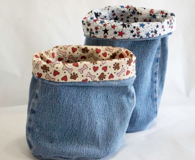 Blue Jean Upcycles - Blue Jean Buckets - Ways to Make Old Denim Jeans Into DIY Home Decor, Handmade Gifts and Creative Fashion - Transform Old Blue Jeans into Pillows, Rugs, Kitchen and Living Room Decor, Easy Sewing Projects for Beginners #sewing #diy #crafts #upcycle