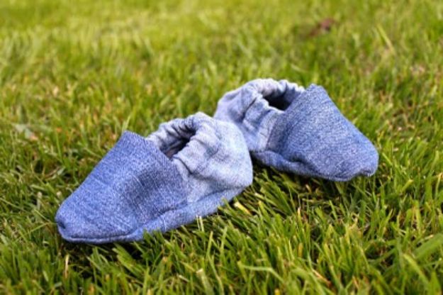 Blue Jean Upcycles - DIY Baby Shoes - Ways to Make Old Denim Jeans Into DIY Home Decor, Handmade Gifts and Creative Fashion - Transform Old Blue Jeans into Pillows, Rugs, Kitchen and Living Room Decor, Easy Sewing Projects for Beginners #sewing #diy #crafts #upcycle