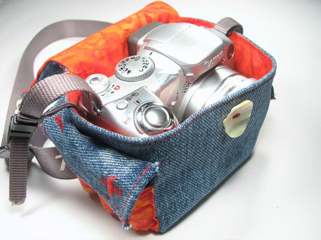 Blue Jean Upcycles - Make A Camera Cozy - Ways to Make Old Denim Jeans Into DIY Home Decor, Handmade Gifts and Creative Fashion - Transform Old Blue Jeans into Pillows, Rugs, Kitchen and Living Room Decor, Easy Sewing Projects for Beginners #sewing #diy #crafts #upcycle