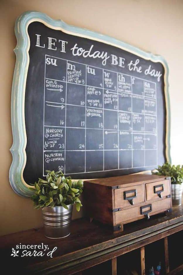 DIY Calendars - Rustic Chalkboard Wall Calendar - Homemade Calender Ideas That Make Great Cheap Gifts for Christmas - Desk, Wall and Glass Dry Erase Organizing Calendar Projects With Step by Step Tutorials - Paint, Stamp, Magnetic, Family Planner and Organizer #diycalendar #diyideas #crafts #calendars #organizing #diygifts #calendars #diyideas