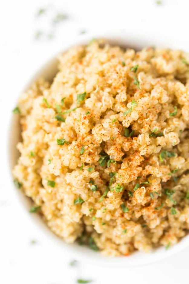  Easy Dinner Recipes - 5-Ingredient Garlic Butter Quinoa - Quick and Simple Dinner Recipe Ideas for Weeknight and Last Minute Supper - Chicken, Ground Beef, Fish, Pasta, Healthy Salads, Low Fat and Vegetarian Dishes #easyrecipes #dinnerideas #recipes