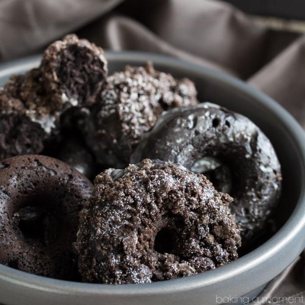 Chocolate Desserts and Recipe Ideas - Baked Chocolate Crumb Donuts - Easy Chocolate Recipes With Mint, Peanut Butter and Caramel - Quick No Bake Dessert Idea, Healthy Desserts, Cake, Brownies, Pie and Mousse - Best Fancy Chocolates to Serve for Two 