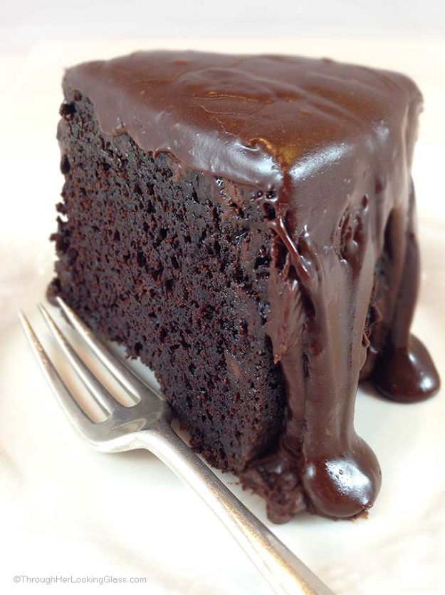 Chocolate Desserts and Recipe Ideas - Brick Street Chocolate Cake - Easy Chocolate Recipes With Mint, Peanut Butter and Caramel - Quick No Bake Dessert Idea, Healthy Desserts, Cake, Brownies, Pie and Mousse - Best Fancy Chocolates to Serve for Two 