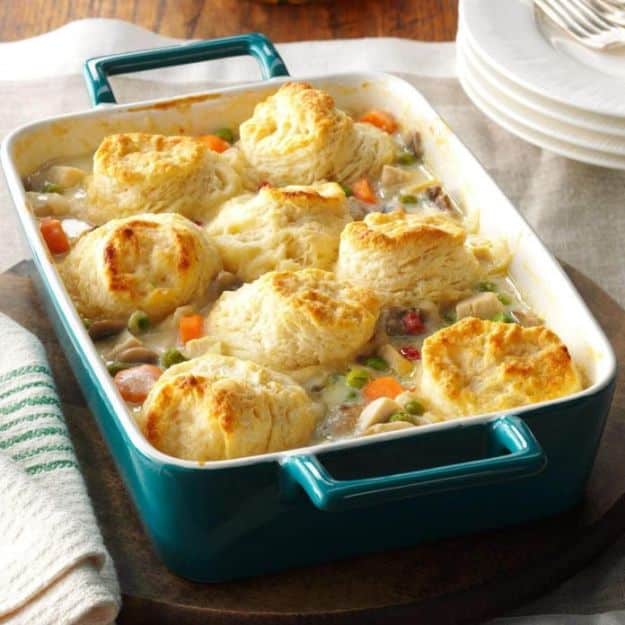 Best Casserole Recipes - Chicken Potpie Casserole - Healthy One Pan Meals Made With Chicken, Hamburger, Potato, Pasta Noodles and Vegetable - Quick Casseroles Kids Like - Breakfast, Lunch and Dinner Options - Mexican, Italian and Homestyle Favorites - Party Foods for A Crowd and Potluck Dishes #recipes #casseroles