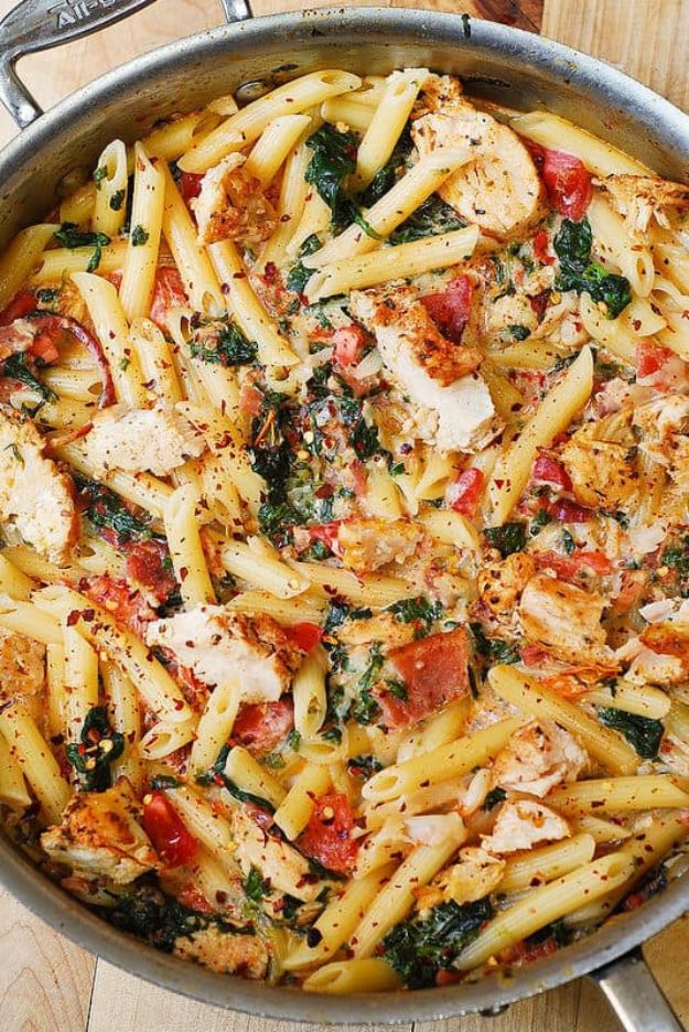 Best Pasta Recipes - Chicken and Bacon Pasta with Spinach and Tomatoes in Garlic Cream Sauce - Easy Pasta Recipe Ideas for Dinner, Lunch and Party Foods - Healthy and Easy Pastas With Shrimp, Beef, Chicken, Sausage, Tomato and Vegetarian - Creamy Alfredo, Marinara Red Sauce - Homemade Sauces and One Pot Meals for Quick Prep - Penne, Fettucini, Spaghetti, Ziti and Angel Hair #pasta #recipes #italian