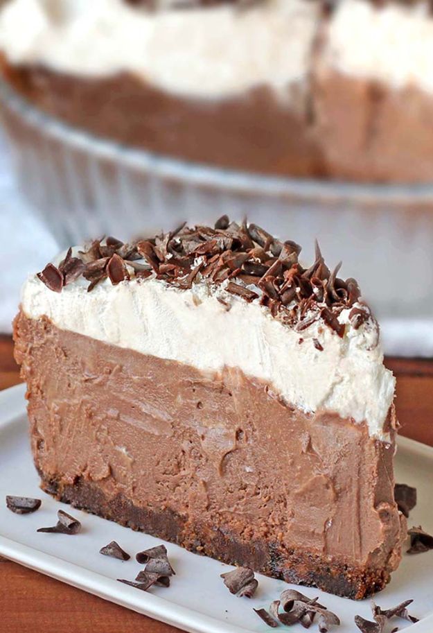 Chocolate Desserts and Recipe Ideas - Chocolate Cream Pie - Easy Chocolate Recipes With Mint, Peanut Butter and Caramel - Quick No Bake Dessert Idea, Healthy Desserts, Cake, Brownies, Pie and Mousse - Best Fancy Chocolates to Serve for Two 