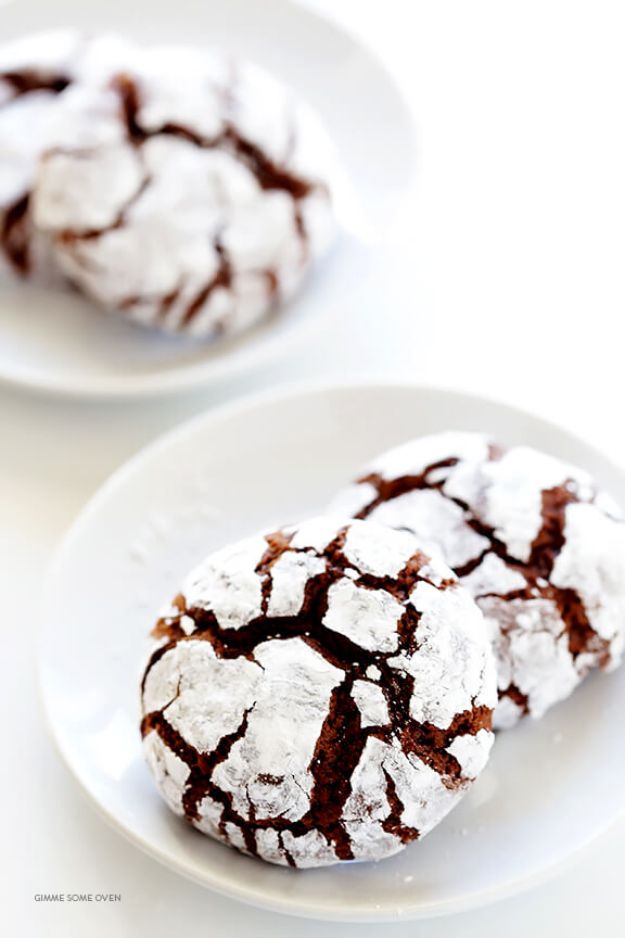Chocolate Desserts and Recipe Ideas - Chocolate Crinkle Cookies - Easy Chocolate Recipes With Mint, Peanut Butter and Caramel - Quick No Bake Dessert Idea, Healthy Desserts, Cake, Brownies, Pie and Mousse - Best Fancy Chocolates to Serve for Two 