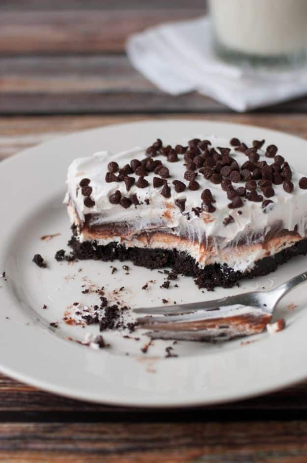 Chocolate Desserts and Recipe Ideas - Chocolate Lasagna - Easy Chocolate Recipes With Mint, Peanut Butter and Caramel - Quick No Bake Dessert Idea, Healthy Desserts, Cake, Brownies, Pie and Mousse - Best Fancy Chocolates to Serve for Two 