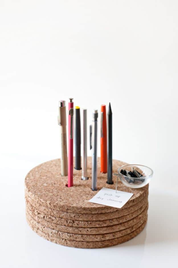 Organizing Ideas for Your Life - Cork Pencil Holder - Easy Crafts and Cool Ideas for Getting Organized - Best Ways to Get Organized - Things to Make for Being More Efficient and Productive - DIY Storage, Shelving, Calendars, Planning #organizing