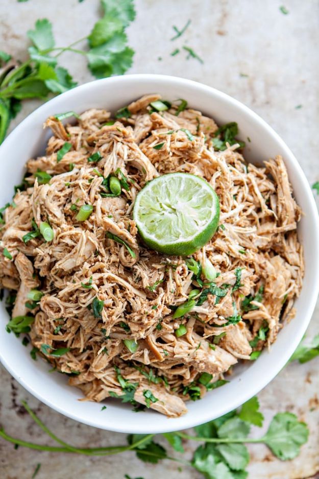 Easy Healthy Chicken Recipes - Crock Pot Mexican Chicken - Lunch and Dinner Ideas, Party Foods and Casseroles, Idea for the Grill and Salads- Chicken Breast, Baked, Roastedf and Grilled Chicken #recipes #healthy #chicken