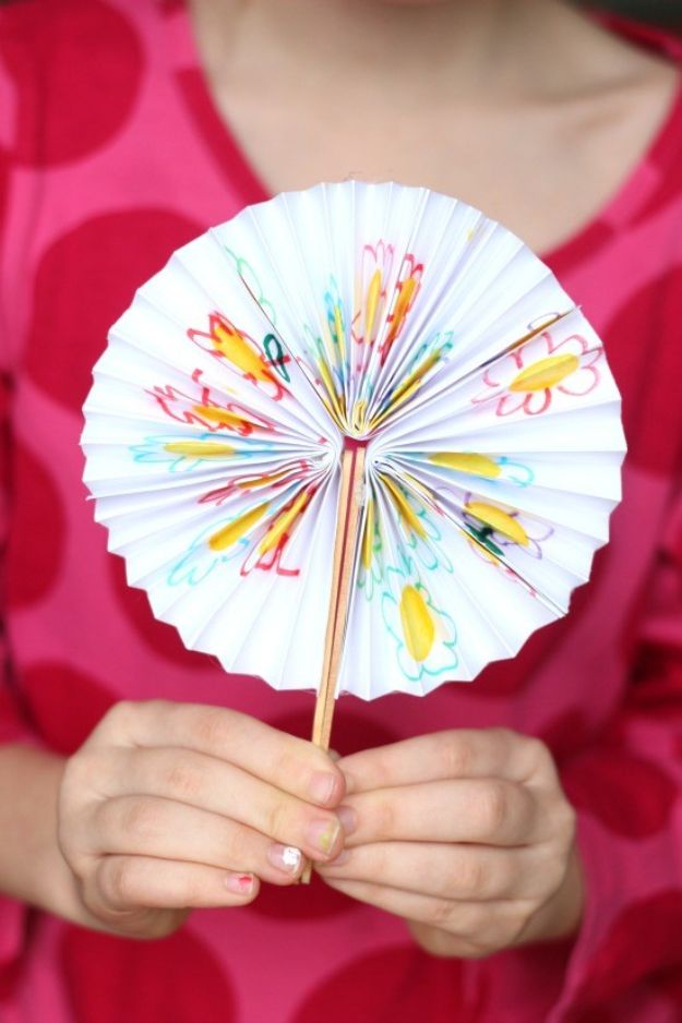 Paper Crafts DIY - DIY Pocket Fan - Papercraft Tutorials and Easy Projects for Make for Decoration and Gift IDeas - Origami, Paper Flowers, Heart Decoration, Scrapbook Notions, Wall Art, Christmas Cards, Step by Step Tutorials for Crafts Made From Papers #crafts