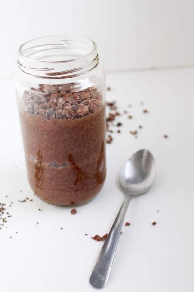 Chocolate Desserts and Recipe Ideas - Dark Chocolate Chia Pudding - Easy Chocolate Recipes With Mint, Peanut Butter and Caramel - Quick No Bake Dessert Idea, Healthy Desserts, Cake, Brownies, Pie and Mousse - Best Fancy Chocolates to Serve for Two 