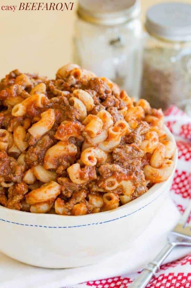 Best Italian Recipes - Easy Beefaroni - Authentic and Traditional italian dishes For Dinner, Appetizers, and Easy Lunch - Pasta with Chicken, Lasagna, Noodles With Cheese, Healthy Recipe Ideas - Party Trays and Food For A Crowd - Fettucini, Spaghetti, Alfredo Sauce, Meatballs, Grilled Steak and Fish, Soup, Seafood, Vegetarian and Crockpot Versions #italian 