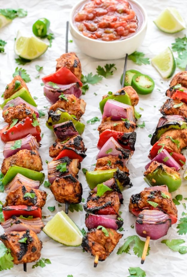Easy Healthy Chicken Recipes - Fajita Chicken Kebabs - Lunch and Dinner Ideas, Party Foods and Casseroles, Idea for the Grill and Salads- Chicken Breast, Baked, Roastedf and Grilled Chicken #recipes #healthy #chicken