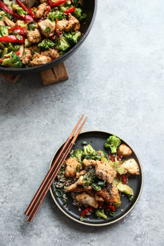 Easy Healthy Chicken Recipes - Healthy Sesame Chicken with Broccoli - Lunch and Dinner Ideas, Party Foods and Casseroles, Idea for the Grill and Salads- Chicken Breast, Baked, Roastedf and Grilled Chicken #recipes #healthy #chicken