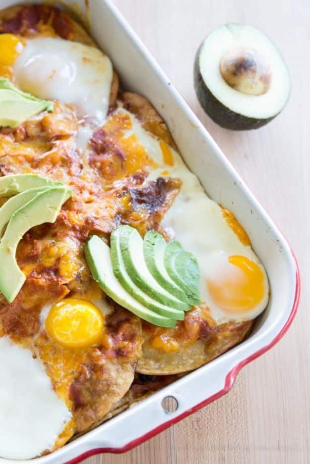 Best Casserole Recipes - Huevos Rancheros Breakfast Casserole - Healthy One Pan Meals Made With Chicken, Hamburger, Potato, Pasta Noodles and Vegetable - Quick Casseroles Kids Like - Breakfast, Lunch and Dinner Options - Mexican, Italian and Homestyle Favorites - Party Foods for A Crowd and Potluck Dishes #recipes #casseroles