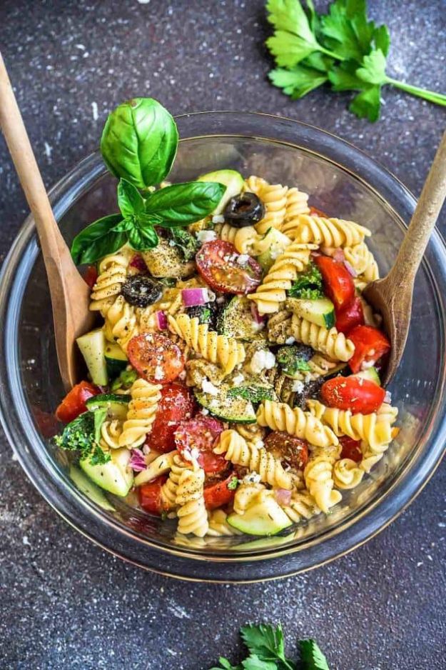 Best Italian Recipes - Italian Pasta Salad - Authentic and Traditional italian dishes For Dinner, Appetizers, and Easy Lunch - Pasta with Chicken, Lasagna, Noodles With Cheese, Healthy Recipe Ideas - Party Trays and Food For A Crowd - Fettucini, Spaghetti, Alfredo Sauce, Meatballs, Grilled Steak and Fish, Soup, Seafood, Vegetarian and Crockpot Versions #italian 