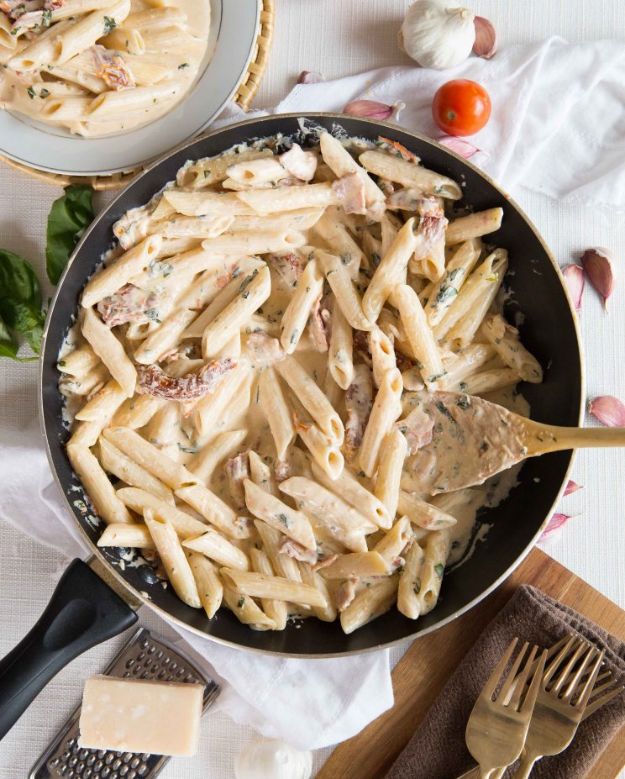  Easy Dinner Recipes - Penne Alfredo with Bacon and Sundried Tomato - Quick and Simple Dinner Recipe Ideas for Weeknight and Last Minute Supper - Chicken, Ground Beef, Fish, Pasta, Healthy Salads, Low Fat and Vegetarian Dishes #easyrecipes #dinnerideas #recipes