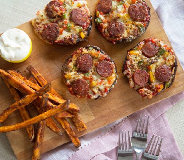 Keto Snacks - Pizza Stuffed Portobello Mushrooms – Keto Friendly - Keto Snack Recipes and Easy Low Carb Foods for the Ketogenic Diet On the Go #keto #ketodiet #ketorecipes