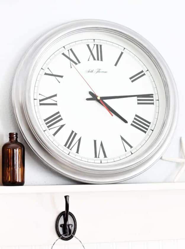 Thrift Store DIY Makeovers - Thrift Store Clock - Decor and Furniture With Upcycling Projects and Tutorials - Room Decor Ideas on A Budget - Crafts and Decor to Make and Sell - Before and After Photos - Farmhouse, Outdoor, Bedroom, Kitchen, Living Room and Dining Room Furniture http://diyjoy.com/thrift-store-makeovers