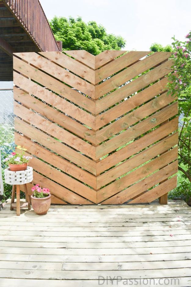 DIY Outdoor Furniture - Build a Simple Chevron Outdoor Privacy Wall- Cheap and Easy Ideas for Patio and Porch Seating and Tables, Chairs, Sofas - How To Make Outdoor Furniture Projects on A Budget - Fmaily Friendly Decor Kids Love - Quick Projects to Make This Weekend - Swings, Pallet Tables, End Tables, Rocking Chairs, Daybeds and Benches  