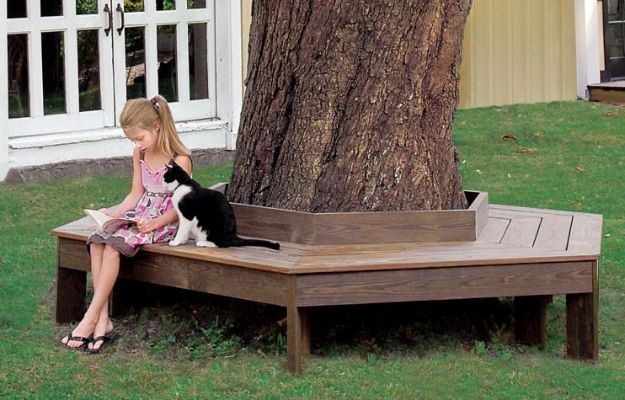 DIY Outdoor Furniture - Build a Tree Bench - Cheap and Easy Ideas for Patio and Porch Seating and Tables, Chairs, Sofas - How To Make Outdoor Furniture Projects on A Budget - Fmaily Friendly Decor Kids Love - Quick Projects to Make This Weekend - Swings, Pallet Tables, End Tables, Rocking Chairs, Daybeds and Benches  