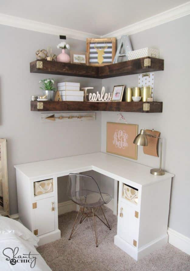 DIY Desks - DIY Corner Desk - Easy To Make Do It Yourself Desk Projects With Step by Step tutorials - Rustic Wood Pallet, Farmhouse Style Furniture, Modern Design and Upcycling Makeover Project Plans - Standing Computer Desks, Ideas for Small Spaces and Home Office - Cheap Desks With Built In Organization, With Storage, With Hutch and Filing Cabinets 