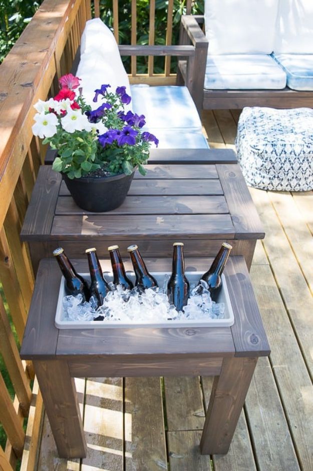 DIY Outdoor Furniture - DIY End Table with Built-In Planter or Ice Bucket - Cheap and Easy Ideas for Patio and Porch Seating and Tables, Chairs, Sofas - How To Make Outdoor Furniture Projects on A Budget - Fmaily Friendly Decor Kids Love - Quick Projects to Make This Weekend - Swings, Pallet Tables, End Tables, Rocking Chairs, Daybeds and Benches  