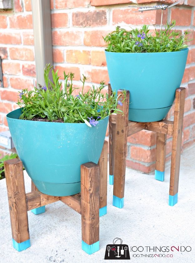 DIY Outdoor Furniture - DIY Plant Stands - Cheap and Easy Ideas for Patio and Porch Seating and Tables, Chairs, Sofas - How To Make Outdoor Furniture Projects on A Budget - Fmaily Friendly Decor Kids Love - Quick Projects to Make This Weekend - Swings, Pallet Tables, End Tables, Rocking Chairs, Daybeds and Benches  