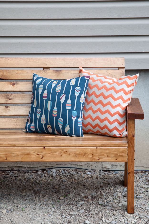 DIY Outdoor Furniture - Slatted Outdoor Sofa - Cheap and Easy Ideas for Patio and Porch Seating and Tables, Chairs, Sofas - How To Make Outdoor Furniture Projects on A Budget - Fmaily Friendly Decor Kids Love - Quick Projects to Make This Weekend - Swings, Pallet Tables, End Tables, Rocking Chairs, Daybeds and Benches  