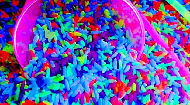 Cool Crafts for Teens to Make | Glow in the Dark Party Ideas | DIY Glow in the Dark Rice | DIY Projects and Crafts by DIY JOY at http://diyjoy.com/fun-crafts-for-kids-glow-in-the-dark-party-ideas