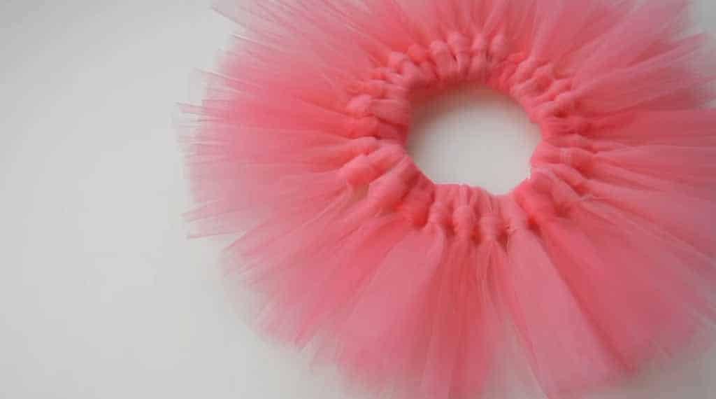 Easy Sewing Projects for Beginners | DIY Clothes for Kids | Quick DIY Slip Knot Tutu Tutorial  DIY Projects & Crafts by DIY JOY at http://diyjoy.com/how-to-make-a-slip-knot-tutu