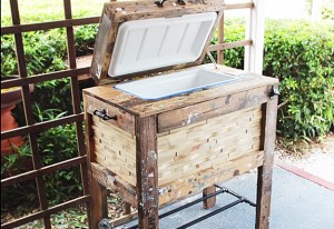 How to Build a Rustic Cooler Box