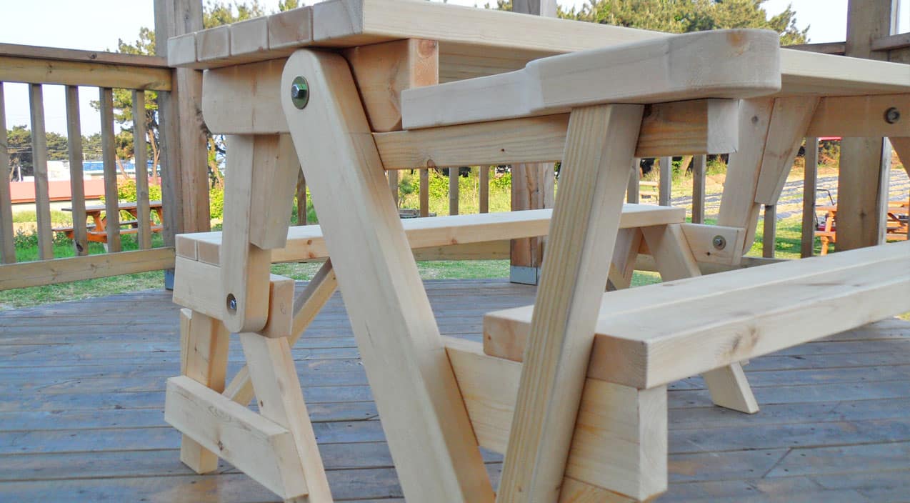 This All In One Picnic Table And Bench Is Diy At Its Finest