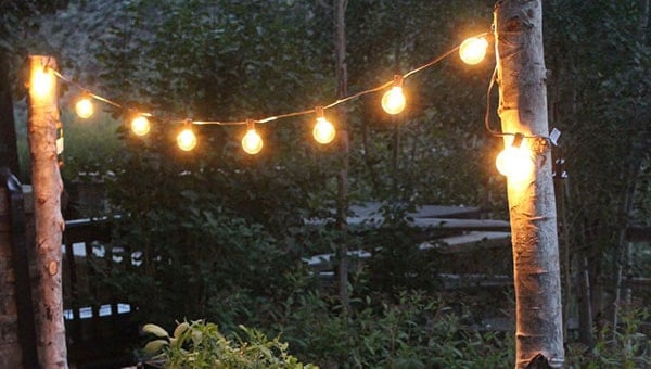 Get This Romantically Rustic DIY Backyard Lighting For Less Than $20 | DIY Joy Projects and Crafts Ideas