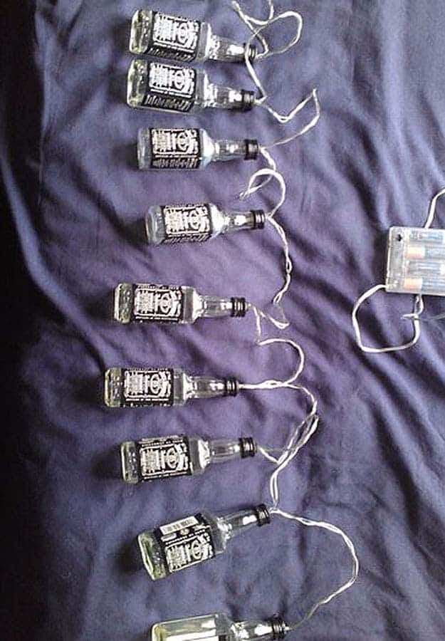 Fun DIY Ideas Made With Jack Daniels - Recipes, Projects and Crafts With The Bottle, Everything From Lamps and Decorations to Fudge and Cupcakes | Jack Daniel's String Lights #diy #jackdaniels #recipes #crafts