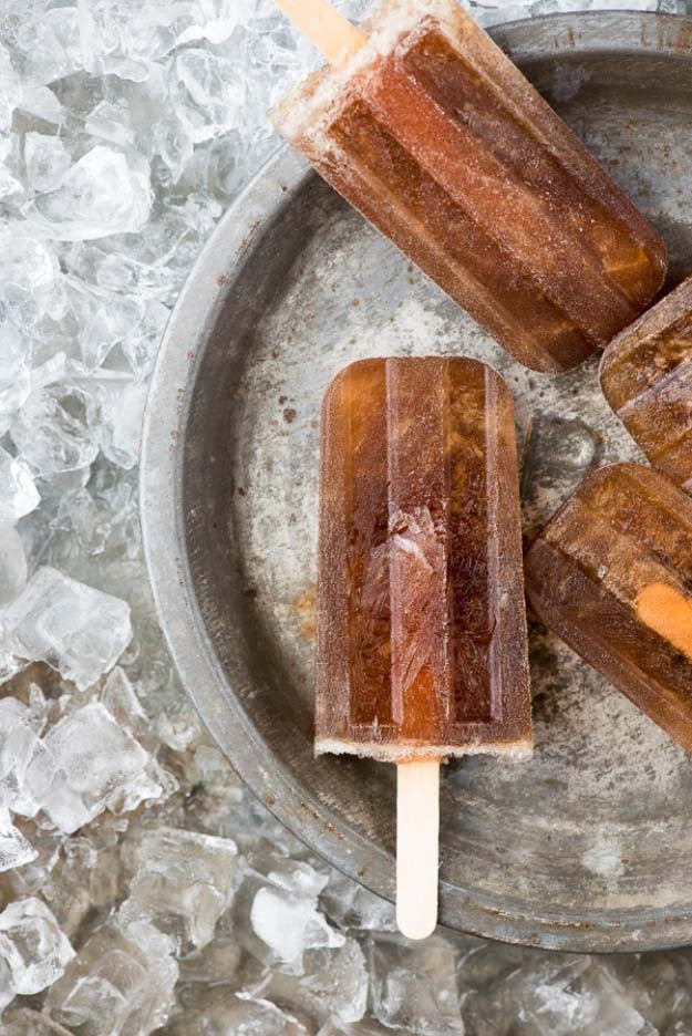 Fun DIY Ideas Made With Jack Daniels - Recipes, Projects and Crafts With The Bottle, Everything From Lamps and Decorations to Fudge and Cupcakes | Jack and Mexican Coke Popsicles #diy #jackdaniels #recipes #crafts