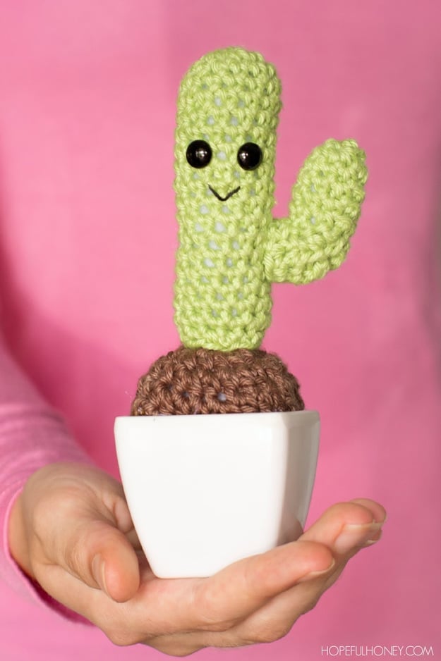 76 Crafts To Make and Sell - Easy DIY Ideas for Cheap Things To Sell on Etsy, Online and for Craft Fairs. Make Money with These Homemade Crafts for Teens, Kids, Christmas, Summer, Mother’s Day Gifts. | Amigurumi Cactus Crochet #crafts #diy