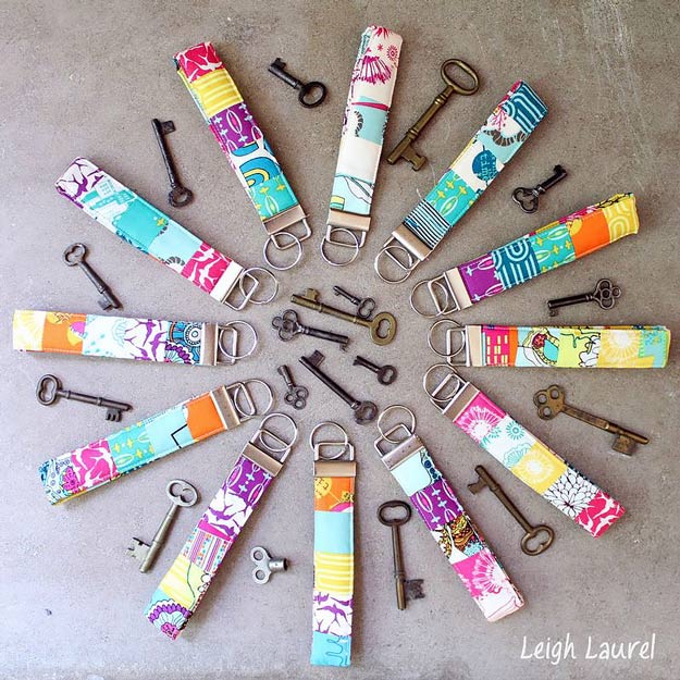 76 Crafts To Make and Sell - Easy DIY Ideas for Cheap Things To Sell on Etsy, Online and for Craft Fairs. Make Money with These Homemade Crafts for Teens, Kids, Christmas, Summer, Mother’s Day Gifts. | Colorful Key Fobs #crafts #diy