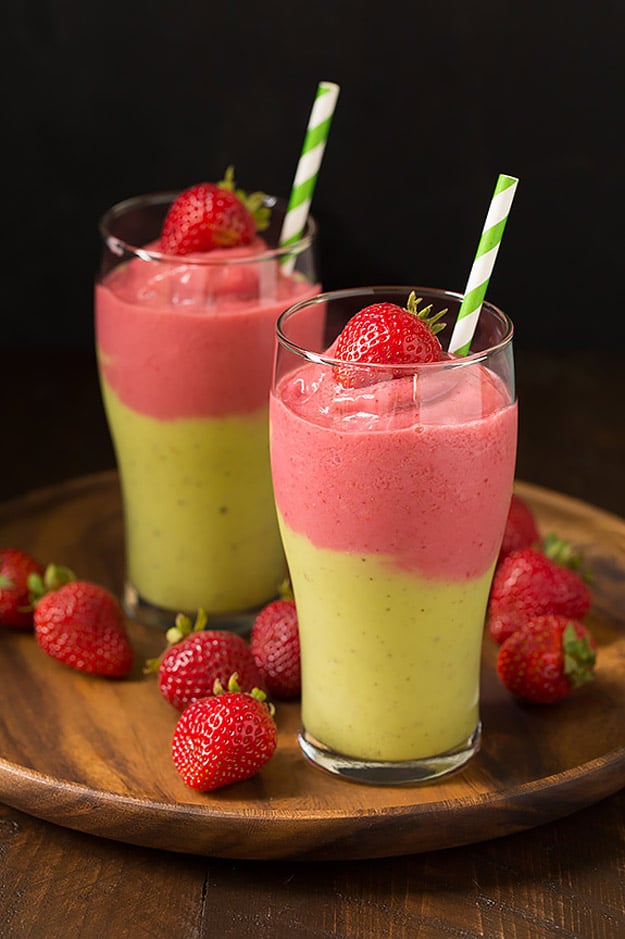 Healthy smoothie recipes and easy ideas perfect for breakfast, energy. Low calorie and high protein recipes for weightloss and to lose weight. Simple homemade recipe ideas that kids love. | Double-Decker Tropical Avocado Smoothies #smoothies #recipess