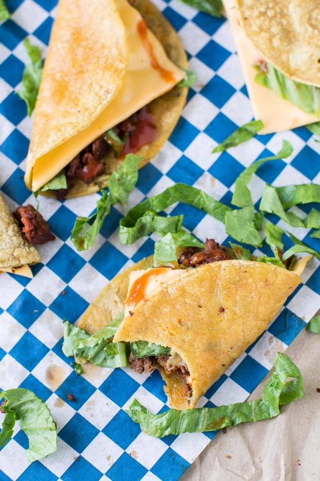 Copycat Recipes From Top Restaurants. Best Recipe Knockoffs from Chipotle, Starbucks, Olive Garden, Cinabbon, Cracker Barrel, Taco Bell, Cheesecake Factory, KFC, Mc Donalds, Red Lobster, Panda Express | Lightened-Up Jack in the Box Tacos | #recipes #copycatrecipes