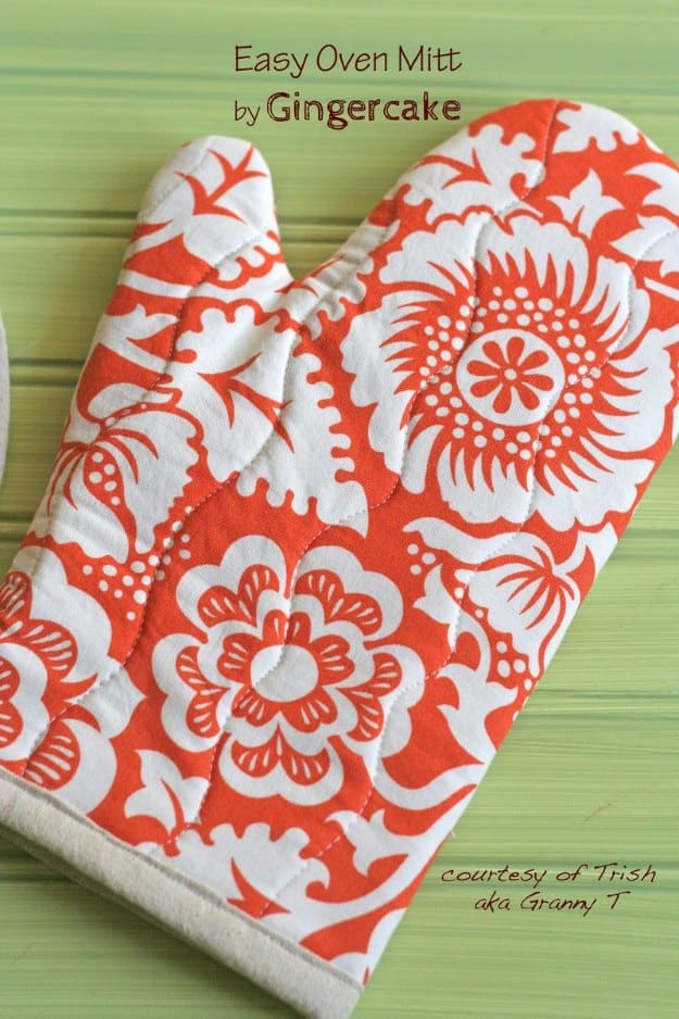 Sewing Projects for The Home - Easy Oven Mitt - Free DIY Sewing Patterns, Easy Ideas and Tutorials for Curtains, Upholstery, Napkins, Pillows and Decor #homedecor #diy #sewing