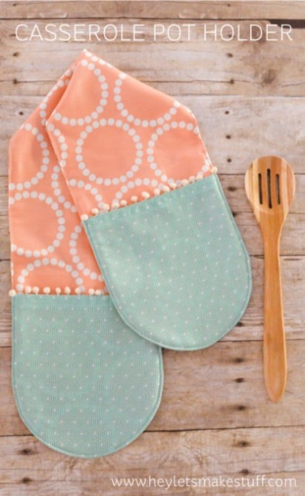 Easy Sewing Projects to Sell - Casserole Pot Holder - DIY Sewing Ideas for Your Craft Business. Make Money with these Simple Gift Ideas, Free Patterns #sewing #crafts