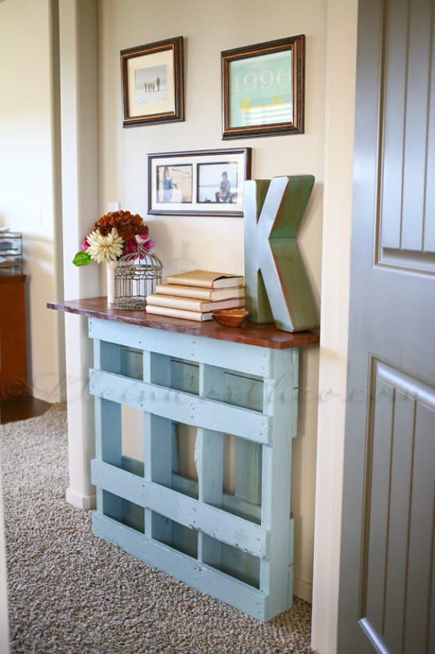 DIY Pallet Furniture Ideas - DIY Pallet Console Table - Best Do It Yourself Projects Made With Wooden Pallets - Indoor and Outdoor, Bedroom, Living Room, Patio. Coffee Table, Couch, Dining Tables, Shelves, Racks and Benches 