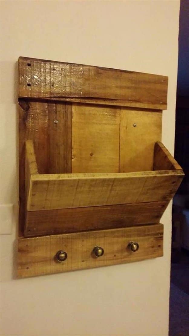 DIY Pallet Furniture Ideas - DIY Pallet Mail Organizer - Best Do It Yourself Projects Made With Wooden Pallets - Indoor and Outdoor, Bedroom, Living Room, Patio. Coffee Table, Couch, Dining Tables, Shelves, Racks and Benches 