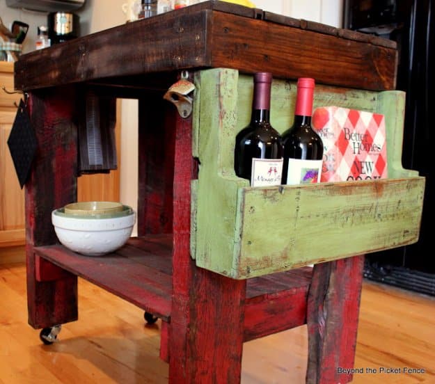 DIY Pallet Furniture Ideas - Pallet Island - Best Do It Yourself Projects Made With Wooden Pallets - Indoor and Outdoor, Bedroom, Living Room, Patio. Coffee Table, Couch, Dining Tables, Shelves, Racks and Benches 