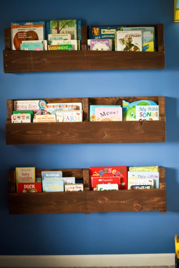 DIY Pallet Furniture Ideas - Wood Pallet Bookshelf - Best Do It Yourself Projects Made With Wooden Pallets - Indoor and Outdoor, Bedroom, Living Room, Patio. Coffee Table, Couch, Dining Tables, Shelves, Racks and Benches 