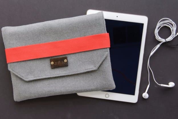DIY Sewing Gift Ideas for Adults and Kids, Teens, Women, Men and Baby - Wool iPad case - Cute and Easy DIY Sewing Projects Make Awesome Presents for Mom, Dad, Husband, Boyfriend, Children #sewing #diygifts #sewingprojects