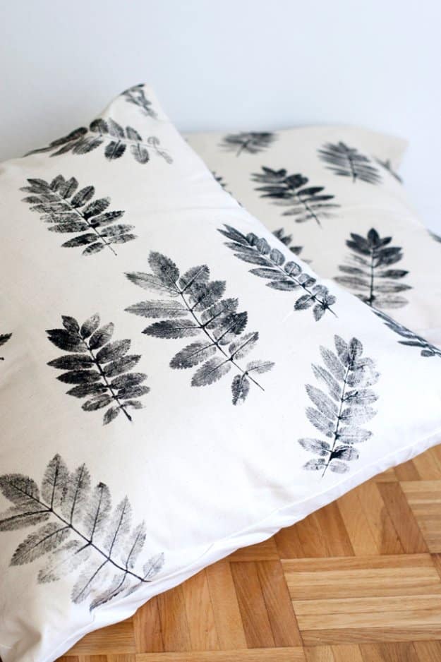 DIY Pillows and Creative Pillow Projects - DIY Plant Printed Pillow - Decorative Cases and Covers, Throw Pillows, Cute and Easy Tutorials for Making Crafty Home Decor - Sewing Tutorials and No Sew Ideas