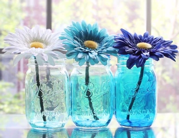 Mason Jar Ideas for Summer - Ombre Mason Jars - Mason Jar Crafts, Decor and Gifts, Centerpieces and DIY Projects With Jars That Are Perfect For Summertime - Fun and Easy Lights, Cool Vases, Creative 4th of July Ideas